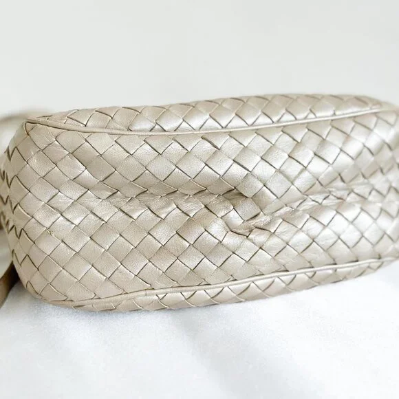 Bottega Veneta Shoulder Bag - Picture 8 of 16